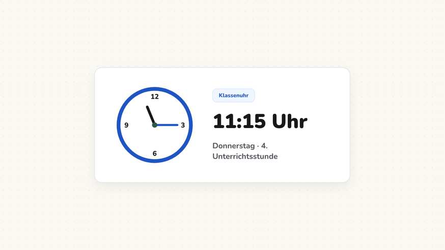 Analoge Uhr mit Stunden- und Minutenzeiger neben der digitalen Uhrzeit während einer Übung in Klasse 2a